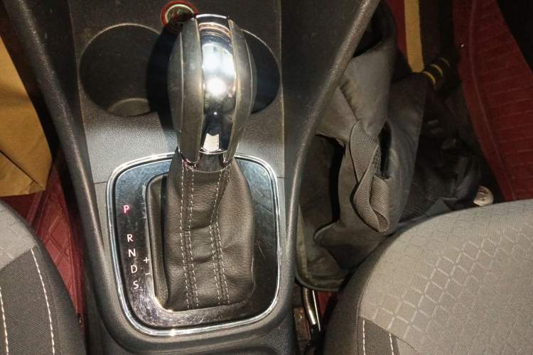 Used Volkswagen Polo 2016 1.6L Cross Polo Automatic Gear Lever