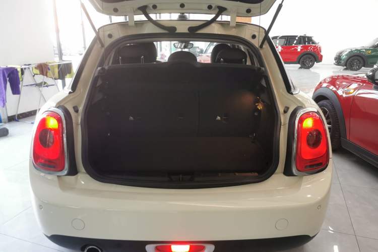 Used MINI MINI 2015 1.5T COOPER Fun Five-Door Edition
