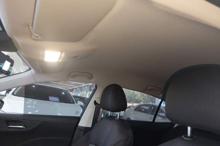 Used Roewe i5 2026 Model 1.5L Manual Comfort Version
