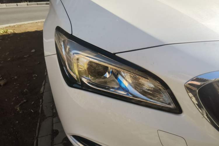 Used Buick Verano 2017 Sedan 15S Manual Leading Model Right Front Headlight