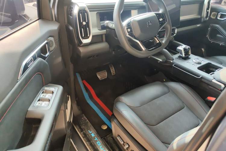 Used JETOUR Traveler 2023 2.0T All-Wheel Drive CrossPRO+
