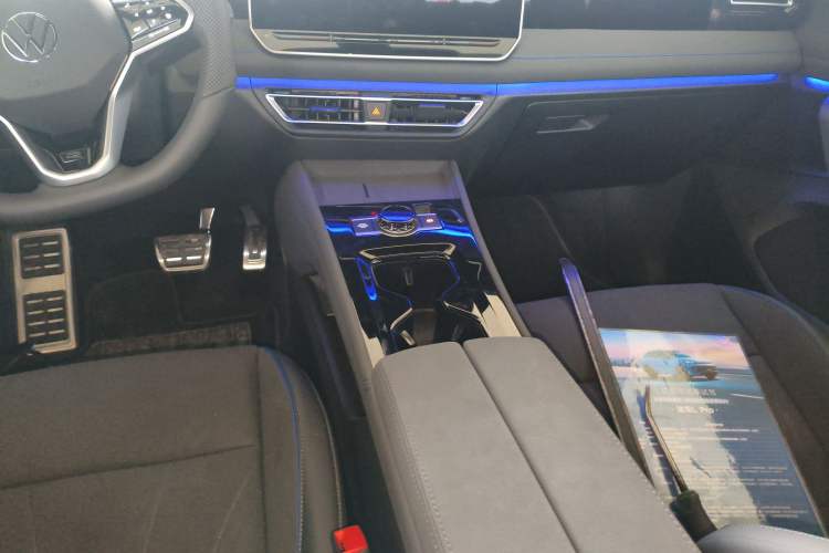 Used Volkswagen Tiguan L 2026 Model, PRO 380TSI Four-Wheel Drive R-Line Smart Luxury Edition Gear Lever