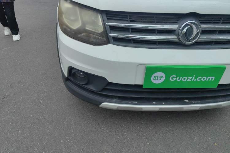 Used Dongfeng Fengon 360 2015 1.5L Manual Luxury 7-Seater China IV Standard
