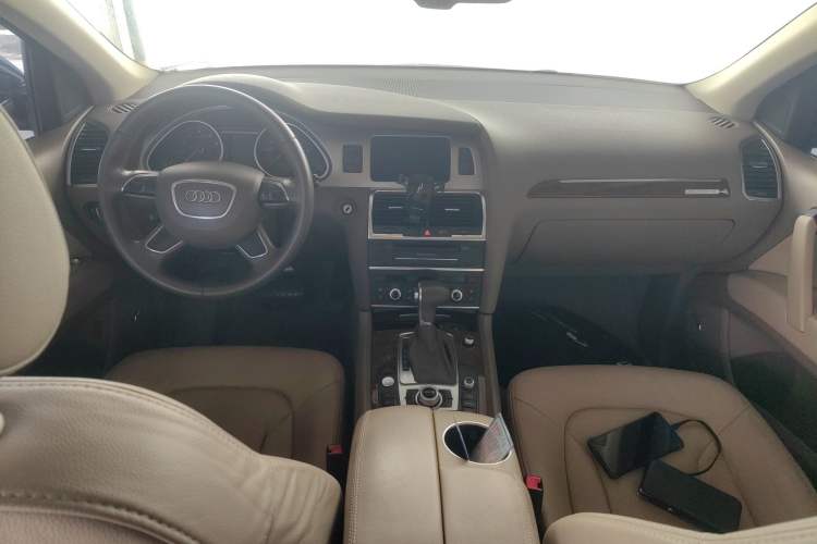 Used Audi Q7 2012 3.0 TFSI Technology Model (200kW) Center Console