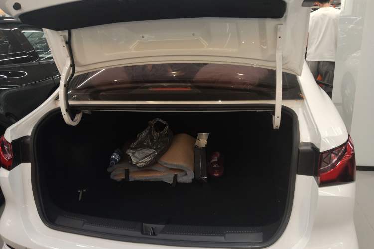 Used Roewe i5 2023 1.5L CVT Luxury Edition