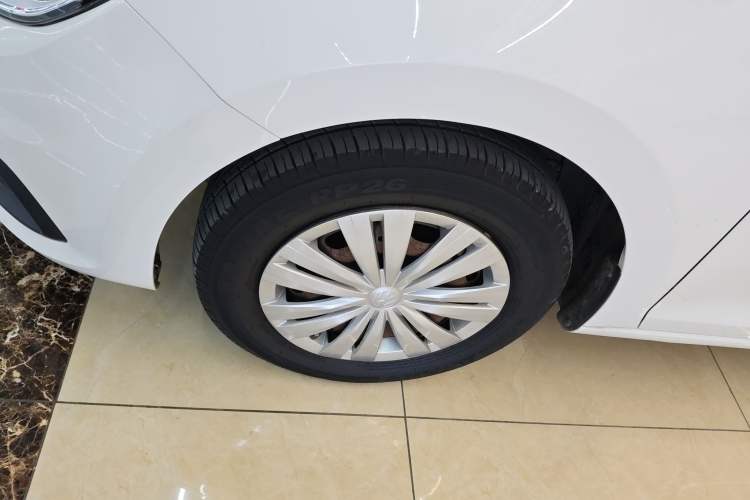 Used Volkswagen Santana 2016 1.6L Automatic Fashion Edition Exterior 4