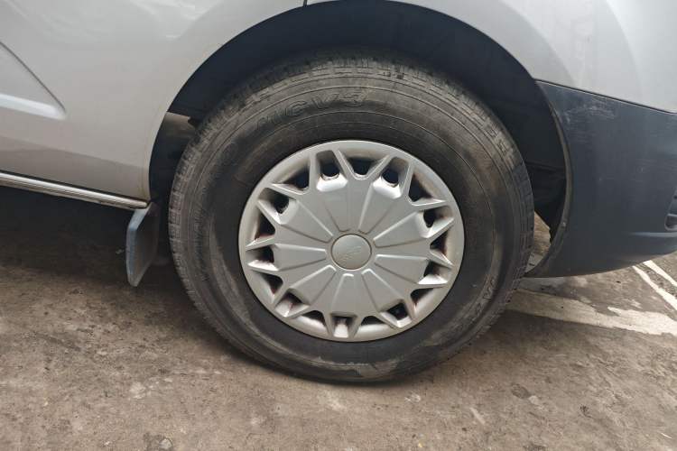 Used Ford Transit 2017 2.0T Diesel Multi-Purpose Commercial Vehicle Short Wheelbase Low Roof China V Standard
