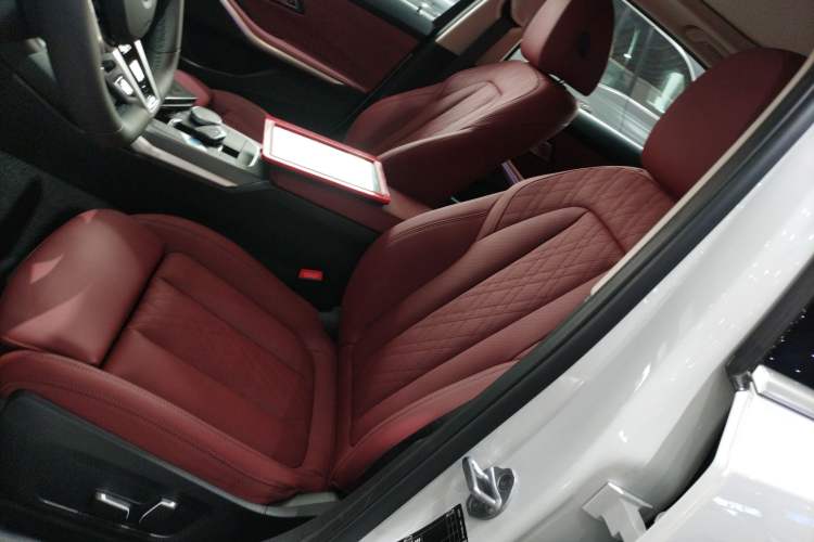 Used BMW i3 2026 Model, eDrive 35 L
