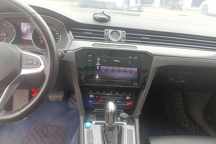 Used Volkswagen Magotan 2020 330TSI DSG Leading Model Audio And AC Panel