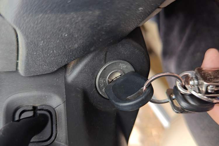 Used Changan Alsvin V3 2012 1.3L Manual Comfort Version China IV Standard
