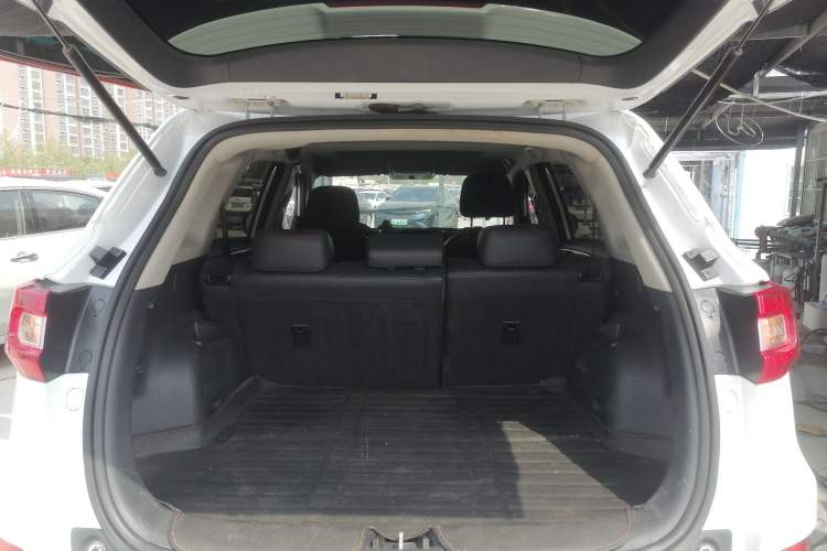 Used CHANGAN CS75 2016 1.8T Automatic Elite Model China V Standard
