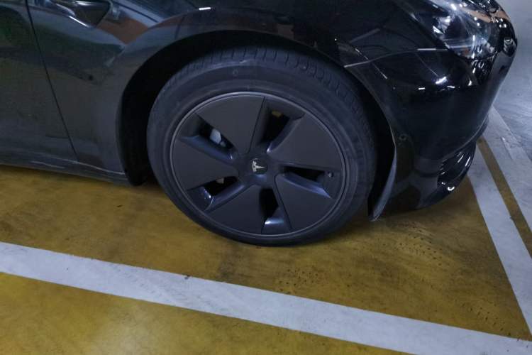 Used Tesla Model 3 2022 Rear-Wheel-Drive Version Right Front Wheel Hub