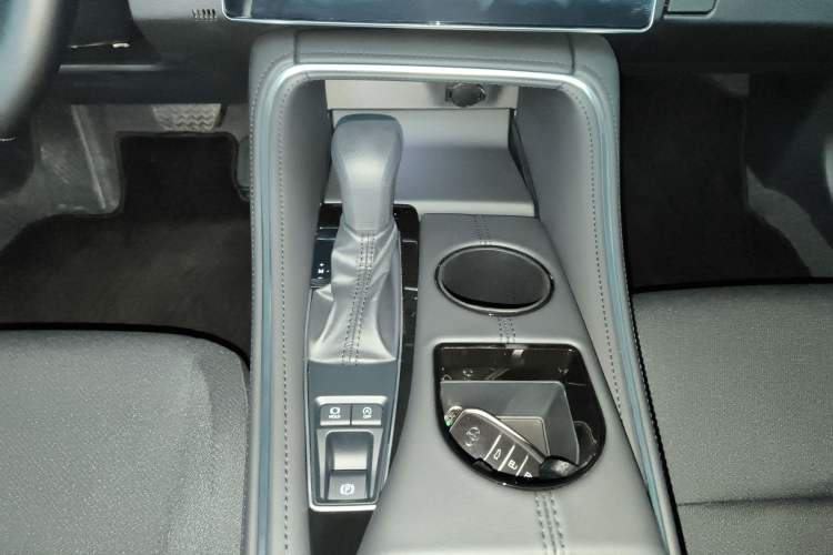 Used Toyota Avalon 2024 2.0L Ambition Edition