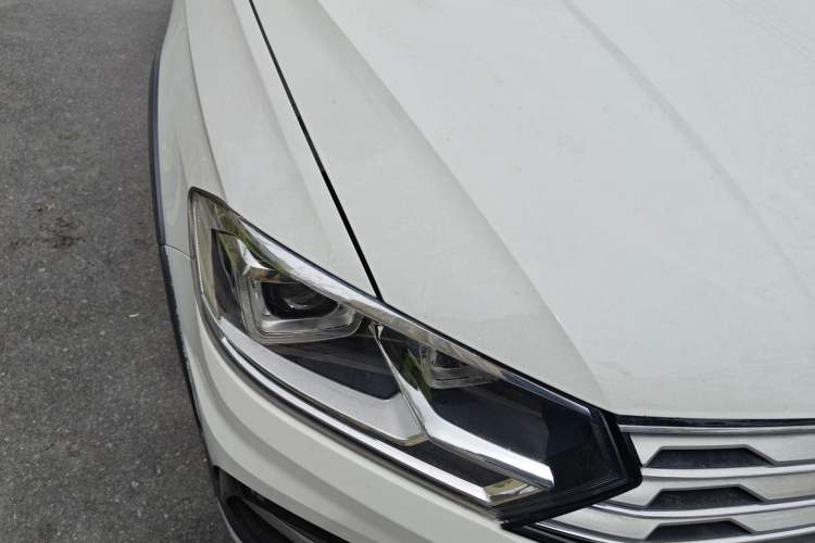 Used Volkswagen C-TREK 2018 1.5L Automatic Comfort Model Right Front Headlight