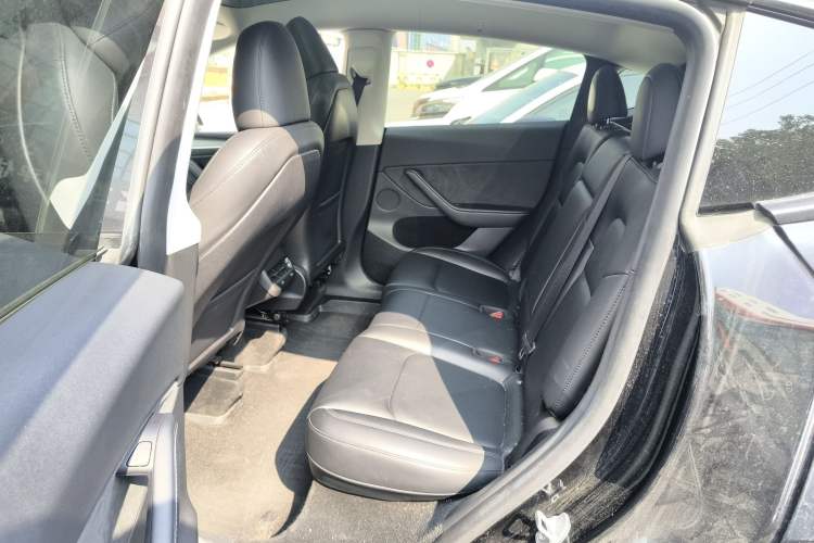 Used Tesla Model Y 2023 Long-Range All-Wheel-Drive Version