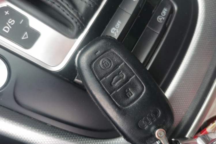 Used Audi Q5 2017 Plus 40 TFSI Technology Model
