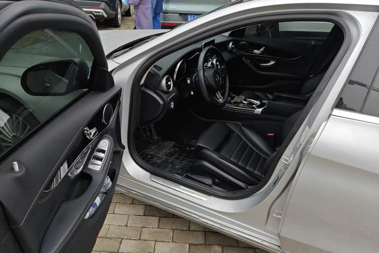 Used Mercedes-Benz C-Class 2015 C 180 L
