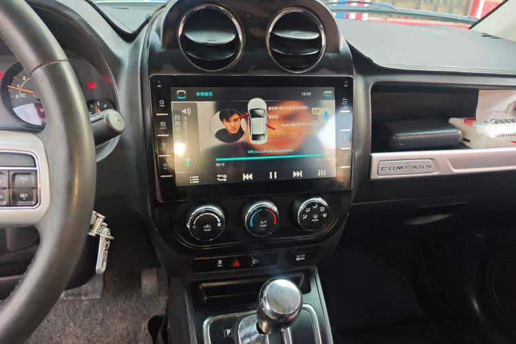 Used Jeep Compass 2013 2.0L two-wheel drive sport version