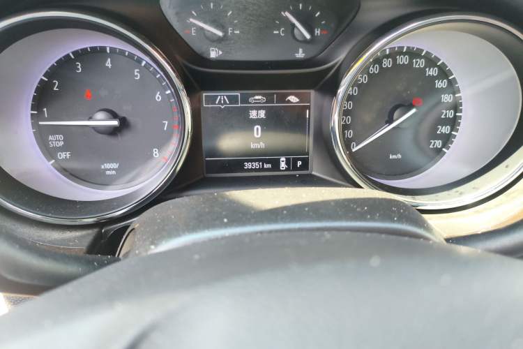 Used Buick Verano 2019 Sedan 15S Automatic Entry Model Odometer Close Up