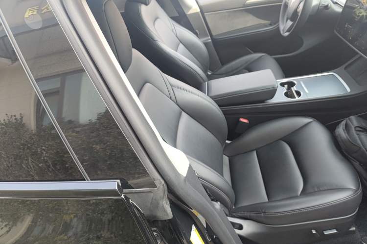 Used Tesla Model Y 2024 Rear-Wheel-Drive Version
