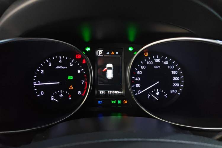 Used Hyundai Santa Fe 2017 2.0T Automatic Two-Wheel Drive Smart Version 7 Seats
