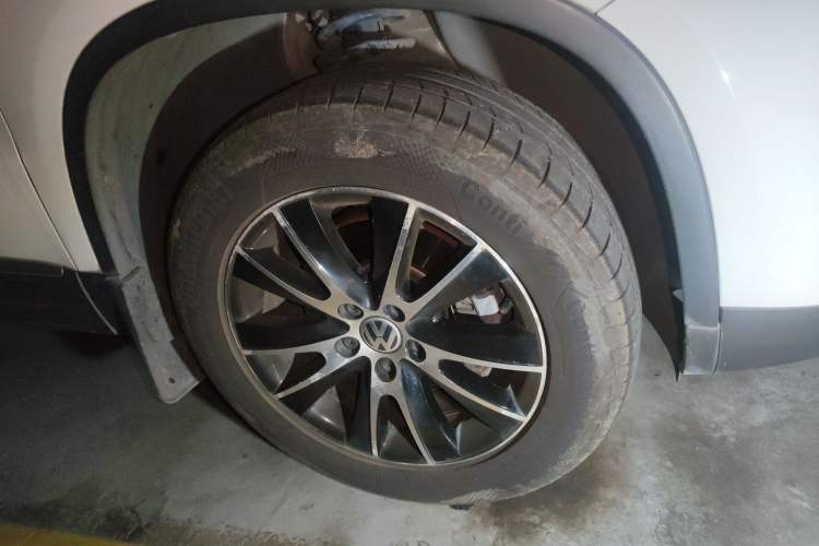 Used Volkswagen Tiguan 2015 2.0 TSI Automatic All-Wheel Drive Luxury Edition Exterior 1