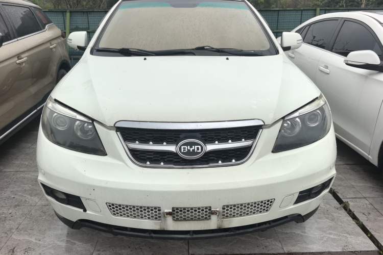 Used BYD S6 2014 2.4L Automatic Prestige 5-Seater

