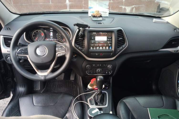 Used Jeep Cherokee 2017 2.0L Superior Edition