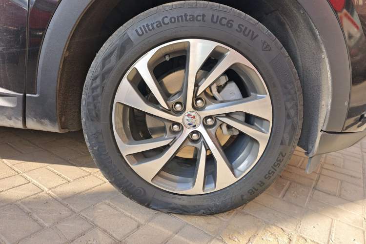 Used Buick Envision 2022 Encore S 552T Two-Wheel-Drive Luxury Model
