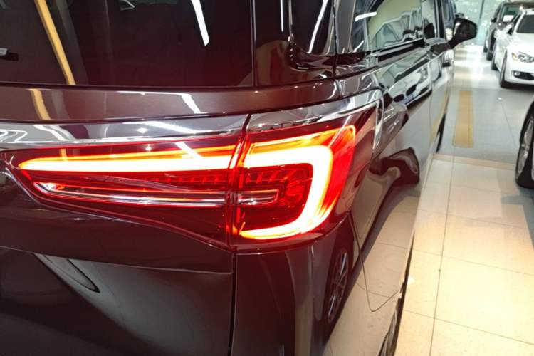Used Buick GL8 2021 ES Land Cruiser 653T Luxury Edition