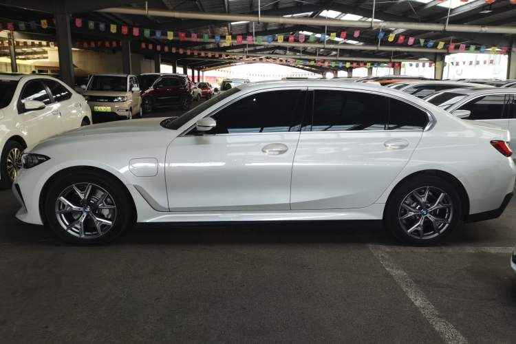 Used BMW i3 2022 eDrive 35 L
