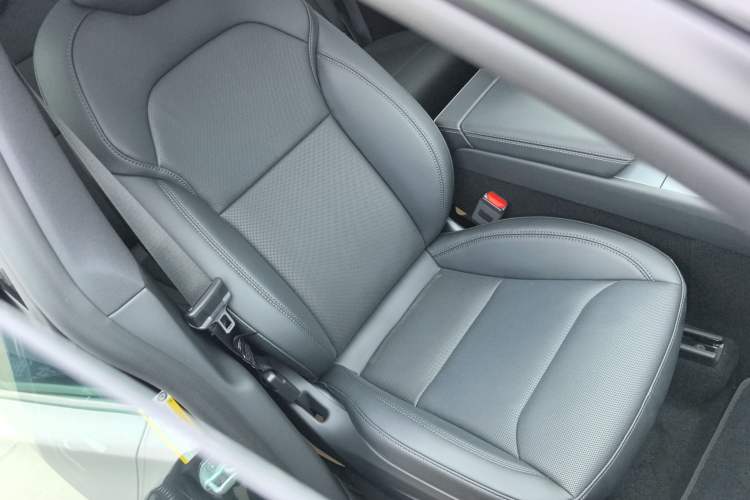 Used Tesla Model Y 2026 Rear-Drive Model
