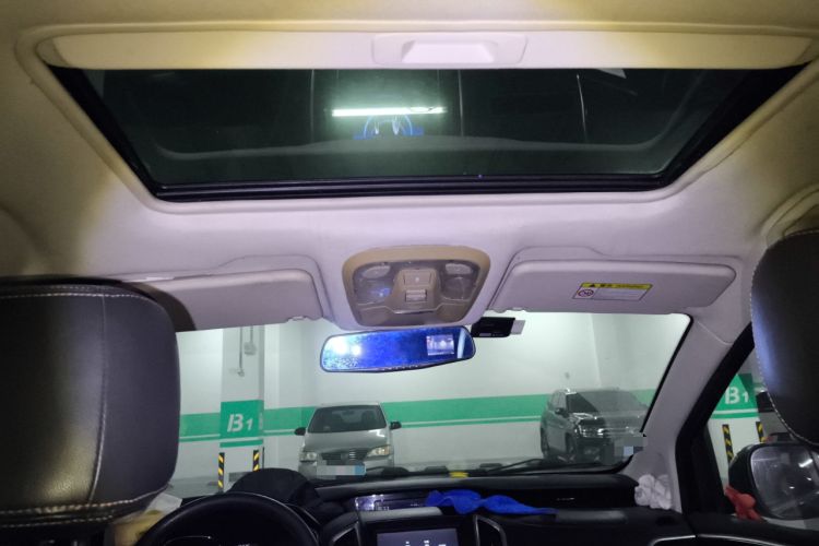 Used HYOSOW H3 2015 1.5L manual luxury version
