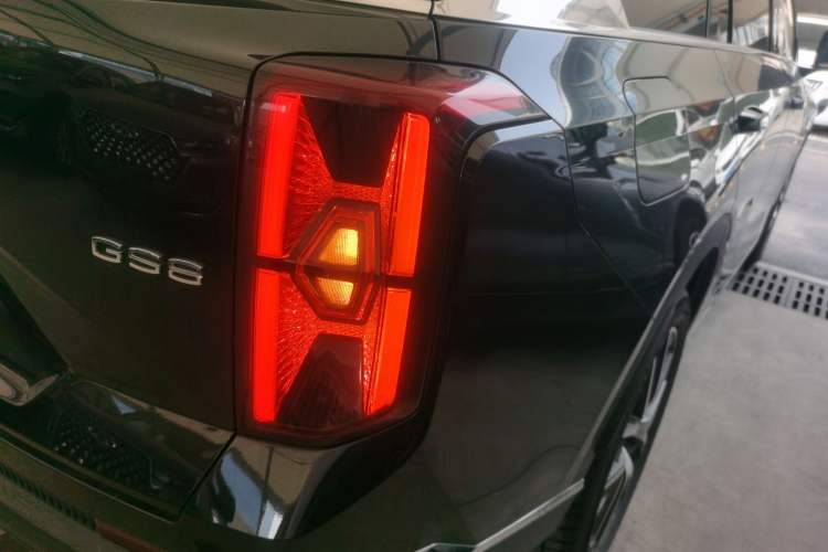 Used GAC Trumpchi GS8 2022 Linghang Series 2.0 TGDI Two-Wheel-Drive Luxury Smart Connectivity Version (7 Seats) Right Rear Taillight