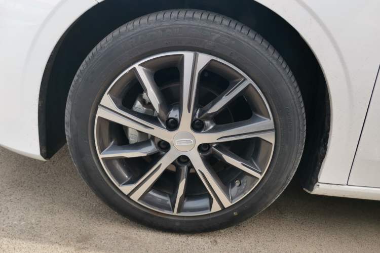 Used Geely Auto Emgrand 2022 4th Generation 1.5L CVT Luxury Model Left Front Wheel Hub