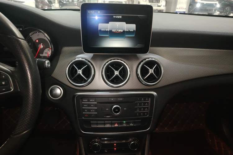 Used Mercedes-Benz GLA 2016 GLA 200 Fashion Model
