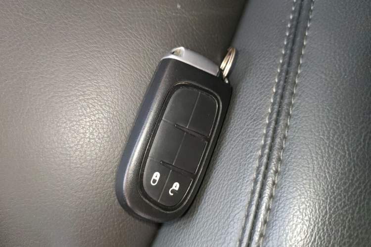 Used Jeep Cherokee 2019 2.0T Two-Wheel Drive Smart Enjoyment Version China V