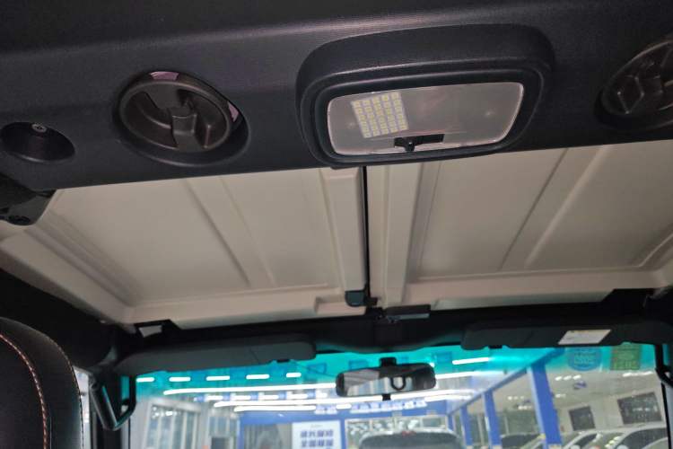 Used BAIC Off-Road BJ40 2016 40L 2.3T Automatic Two-Wheel Drive Prestige Edition
