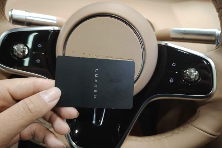 Used Hima Luxeed R7 2024 All-Electric 802 km Max