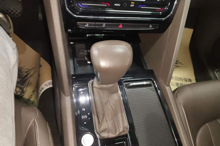 Used Volkswagen Viloran 2020 330TSI Luxury Edition
