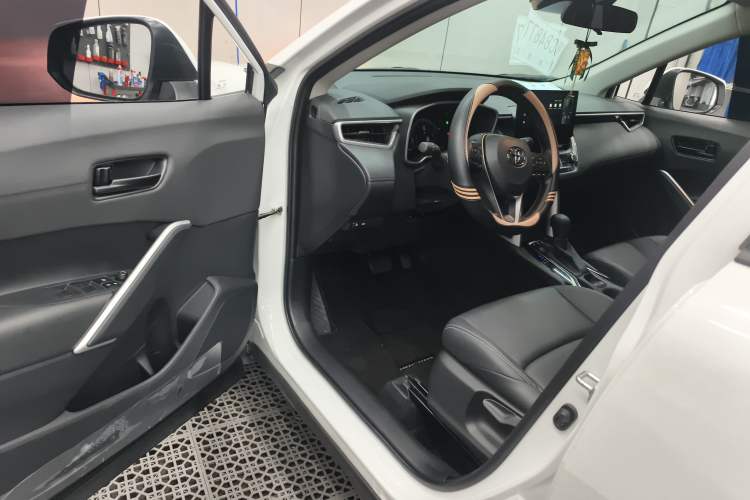 Used Toyota FRONTLANDER 2024 2.0L CVT Leading Plus Edition
