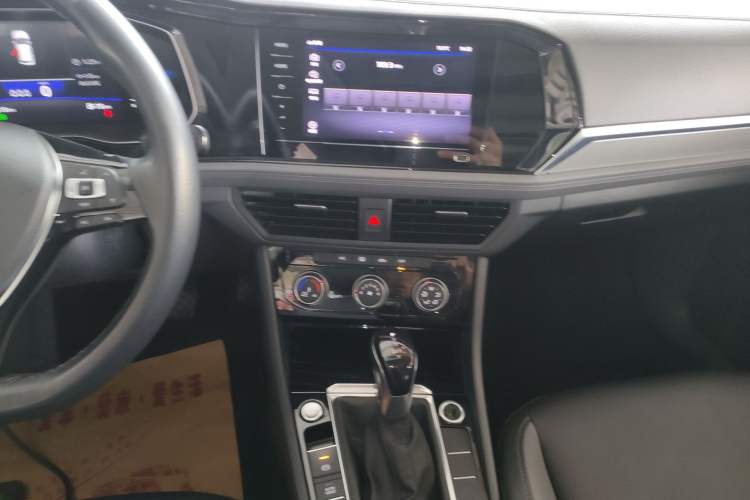 Used Volkswagen Sagitar 2021 280TSI DSG Comfort Connect Edition Audio And AC Panel