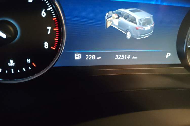 Used Buick GL8 2023 Land Executive Class Comfort Model
