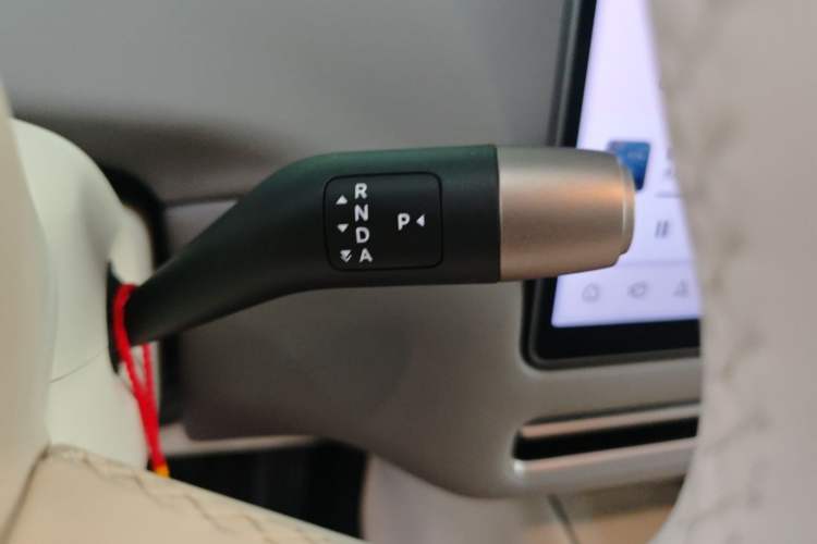 Used Li Auto i6 2025 Model Two-Wheel-Drive Standard Type Gear Lever