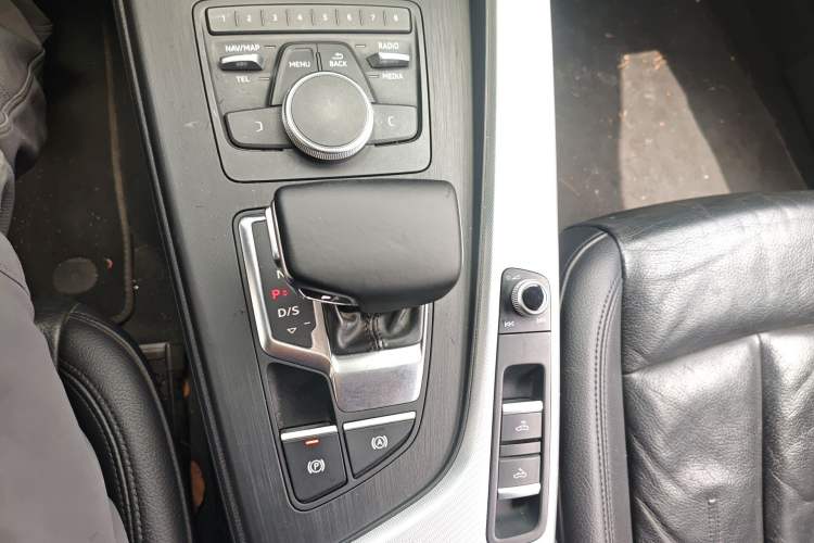 Used Audi A5 2017 Cabriolet 40 TFSI Fashion Model
