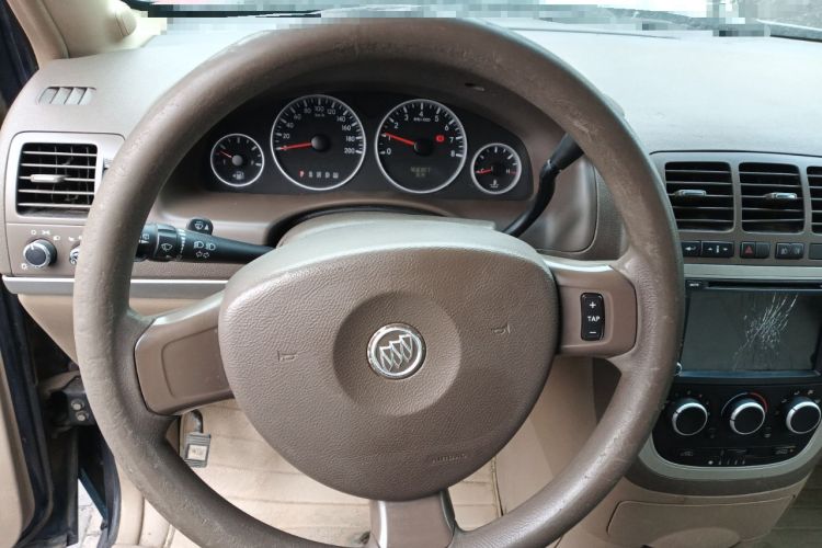 Used Buick GL8 2014 2.4L Classic Edition