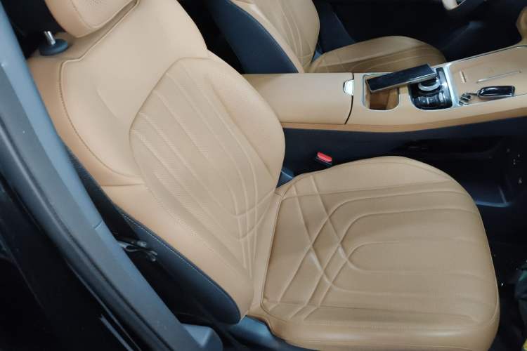 Used Geely Galaxy Xingjian 7 EM-i 2025 120km Exploration+ Version Right Front Seat