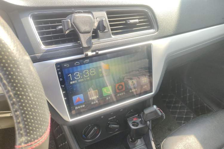 Used Volkswagen Lavida 2015 1.6L Manual Fashion Edition Audio And AC Panel