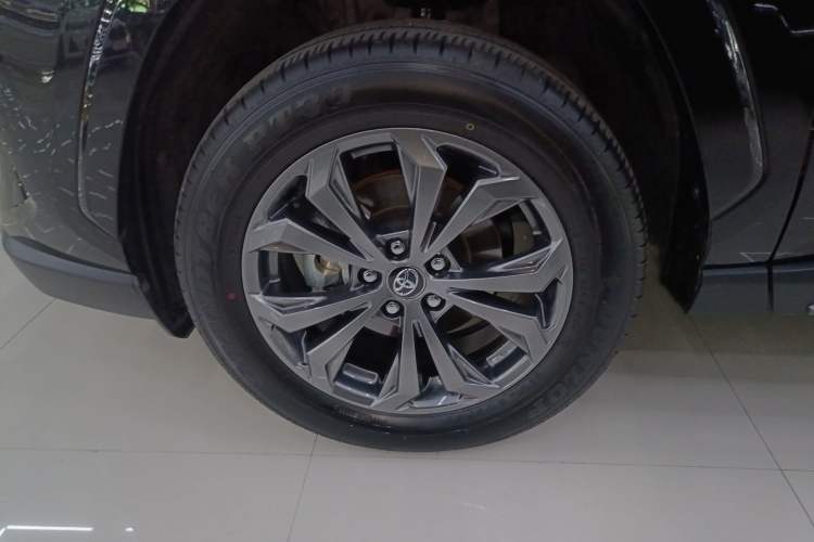 Used Toyota RAV4 2024 2.0L CVT Two-Wheel Drive Fashion Plus Edition Exterior 4