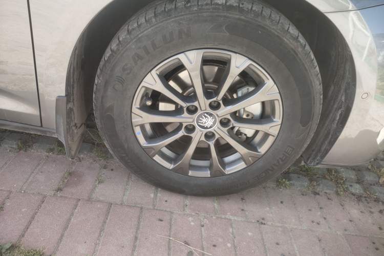 Used BYD Qin L 2025 DM-i Smart Drive 80KM Leading Model
